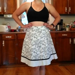 EUC black and white skirt